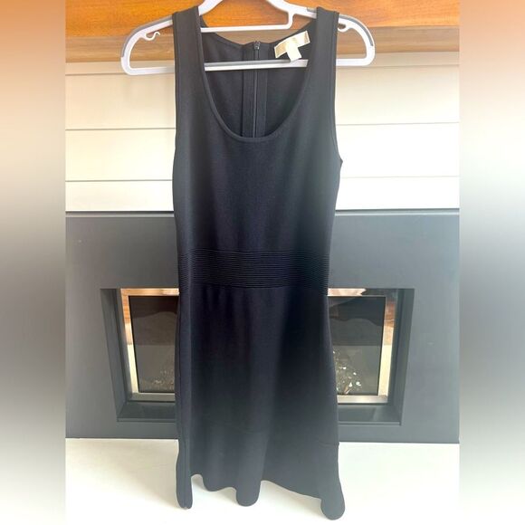 MICHAEL KORS black sleeveless stretch peplum hem fitted dress, size small - Picture 1 of 4